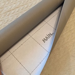 壁紙シール　グレージュ！　3メートル強の画像