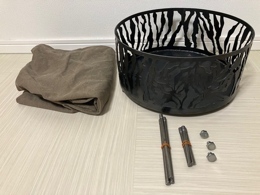 キャンプ用品　サンゾクマウンテン　山賊　虎　焚き火台