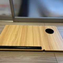 折りたたみテーブルの画像