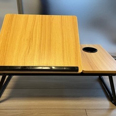 折りたたみテーブルの画像
