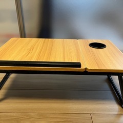 折りたたみテーブルの画像