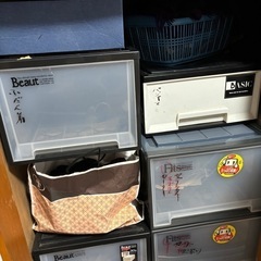 衣装プラスチックケース各種の画像