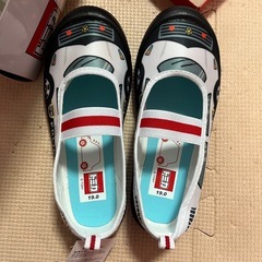 トミカ　パトカー　上履き19