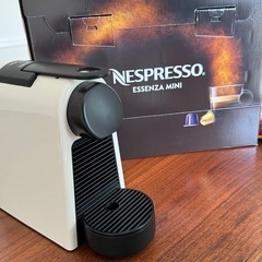 【ネスプレッソ】コーヒーメーカー　ディスプレイセット