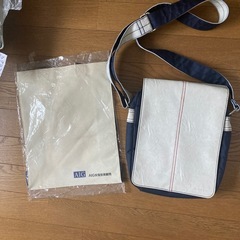 中古　こども用ショルダーパックと手提げ