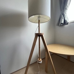 IKEA　ラウテルス フロアランプホワイト