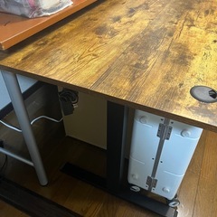 昇降デスクの画像