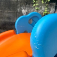 🌈トイザらスミニ滑り台と室内用幼児キックカーの画像