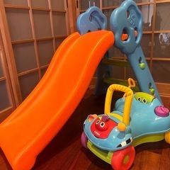 🌈トイザらスミニ滑り台と室内用幼児キックカー