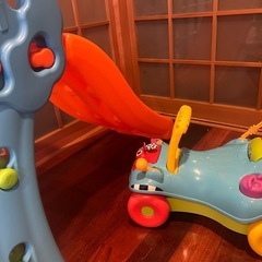 🌈トイザらスミニ滑り台と室内用幼児キックカーの画像
