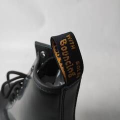 【新品・未使用】ドクターマーチン 8ホール 23.0cm 30%OFF ほかのサイズもありますの画像