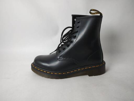 【新品・未使用】ドクターマーチン 8ホール 23.0cm 30%OFF ほかのサイズもあります