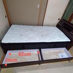 左右どちらでも付け替え可能な引き出し付きですの画像