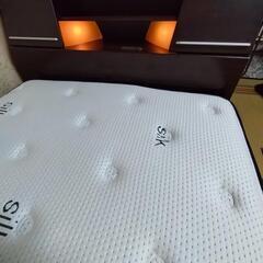 左右どちらでも付け替え可能な引き出し付きですの画像