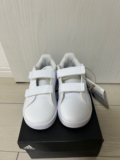 adidasスニーカー　新品15センチ