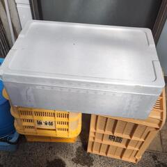 フタ付き発泡スチロール箱の画像