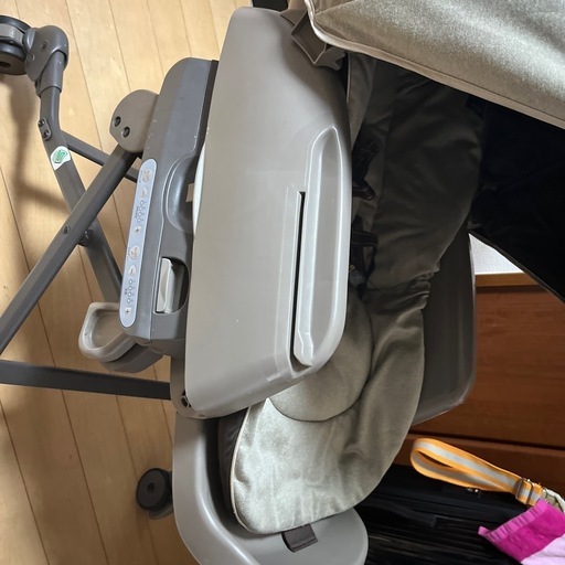 コンビ電動ハイローチェアネムリラ