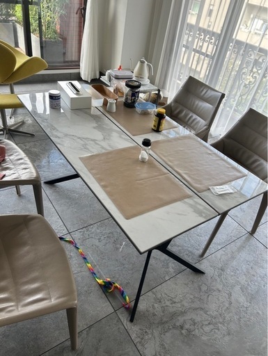 大理石食卓テーブル