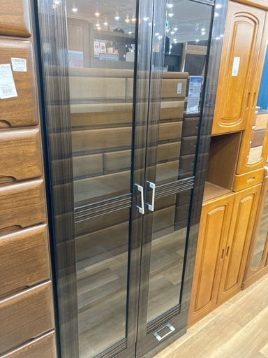【トレファク高槻店】取りに来られる方限定！2枚扉ガラスのキャビネットご紹介です！