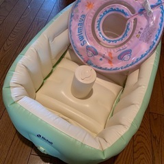 ベビーバスとスイマーバーの画像