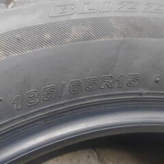ブリジストンスタッドレスタイヤVRX185/65R15の画像
