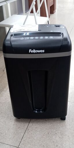 ★ジモティ割あり★  シュレッダー   動作確認／クリーニング済★ジモティ割あり★ Fellowes シュレッダー   動作確認／クリーニング済み TJ8981み TJ8981