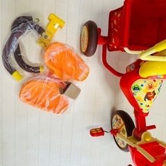 美品！それいけ! アンパンマンデラックス 三輪車 それいけ！アンパンマン 三輪車 デラックスR 音声付 送料無料 それいけ