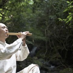 聖域の旅！２０年の経験のお話と演奏。会場は桃原