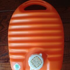 【中古】湯たんぽ2個 カバー付の画像