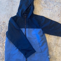 130 ウィンドブレーカー　子ども服　