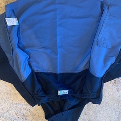 130 ウィンドブレーカー　子ども服　の画像