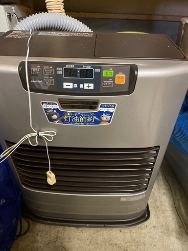 ストーブ　灯油タンク付き