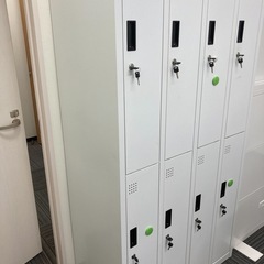 オフィス用ロッカー（8名分）の画像