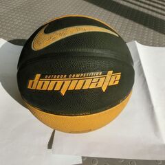 バスケットボール（ナイキ、６号サイズ）