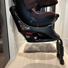 エールべべ　チャイルドシートの画像