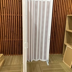 パーテーション ホワイト 伸縮 省スペースの画像