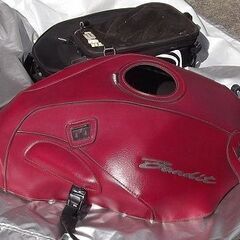 BANDIT1250専用タンクカバ-（BAGSTER製合皮：ワインレッド色）＆タンクバッグでお洒落にドレスアップしませんか？の画像