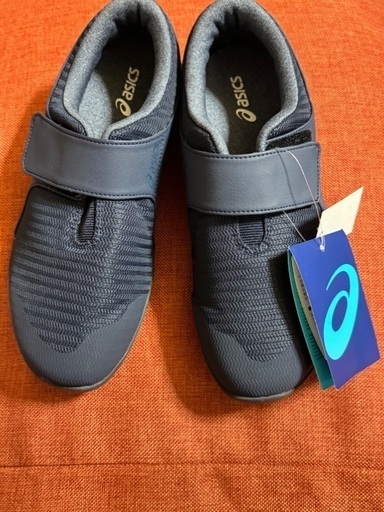 asicsの膝に優しい、つまづきにくいスニーカー
