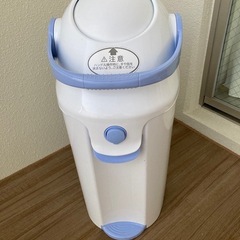 ピジョン　おむつ用ゴミ箱　の画像