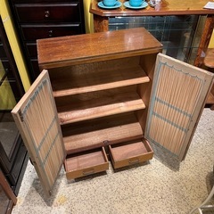 《売約済》【池上店】昭和レトロ キャビネット ヴィンテージ ガラス棚 飾り棚 古民家 古道具 当時物の画像