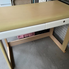 子供が使っていた学習机（椅子なし）