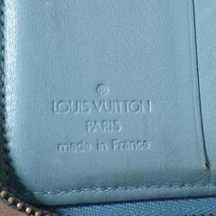 みどり色の🟢ルイヴィトンのミニ財布　の画像