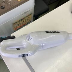 【リサイクルショップ　ピカソ　小松原】【美品】マキタ コードレス掃除機 10.8Vバッテリ充電器付 カプセル式 CL108★0144★の画像