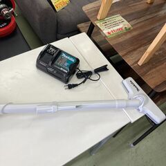 【リサイクルショップ　ピカソ　小松原】【美品】マキタ コードレス掃除機 10.8Vバッテリ充電器付 カプセル式 CL108★0144★の画像