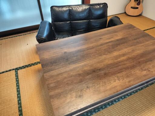 【引っ越しにて多数出品】コタツテーブルとソファ