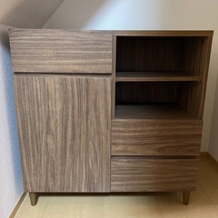キャビネット、収納棚