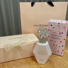 新品未使用　ジルスチュアートクリスタルブルームボディローション