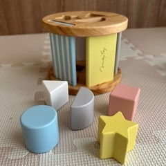 知育玩具　木のおもちゃの画像