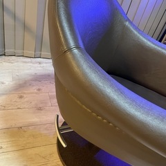 美容院　椅子　アンティーク　皮　レザーの画像