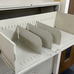 ダイシン工業　スチールキャビネット　鍵付き　事務所棚　オフィス家具の画像